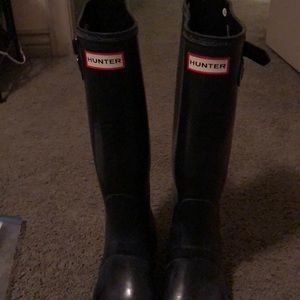 Black Hunter boots size 7